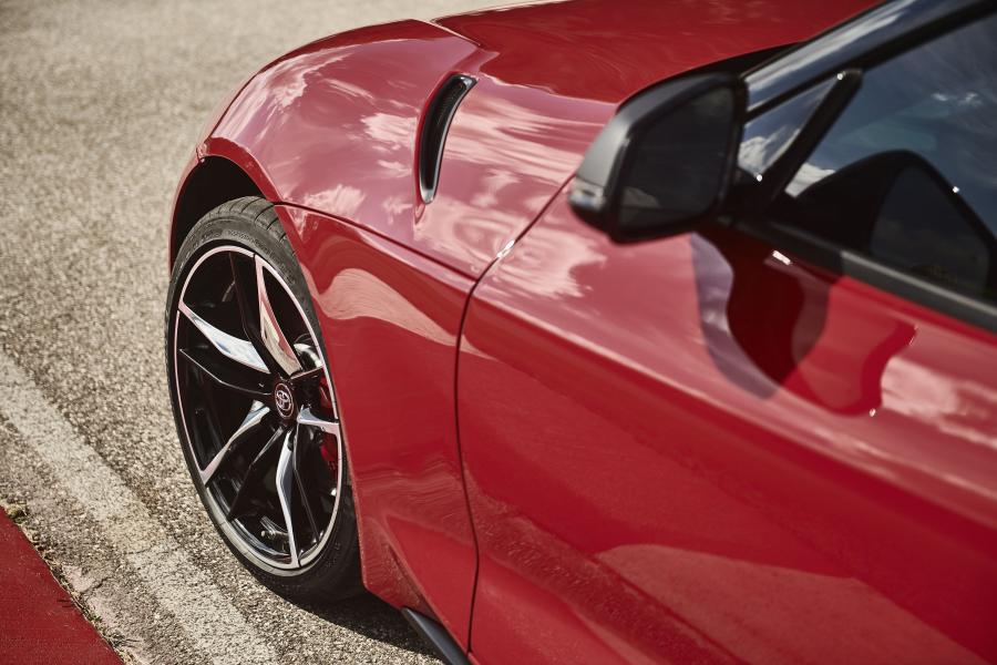 Детали экстерьера Toyota GR Supra (A90) 2019 года  (NA) (фото 22 из 56)